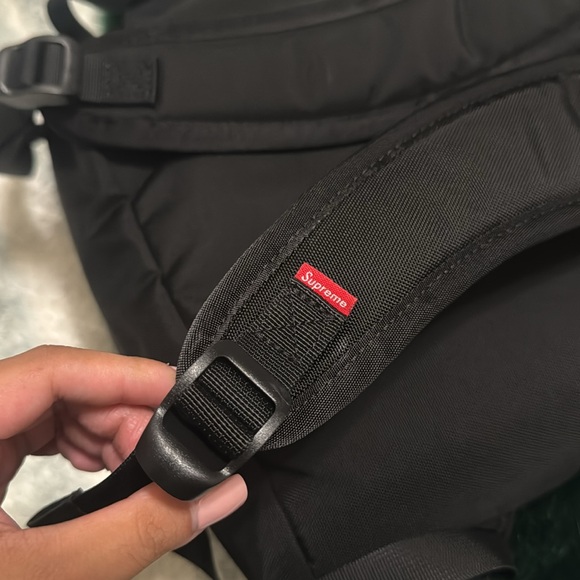 Supreme ft the north face green plush backpack new with tags - Picture 5 of 5